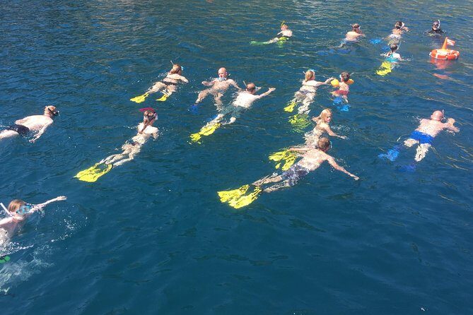 Snorkeling tour coast to coast Taormina & Isola Bella - FAQs