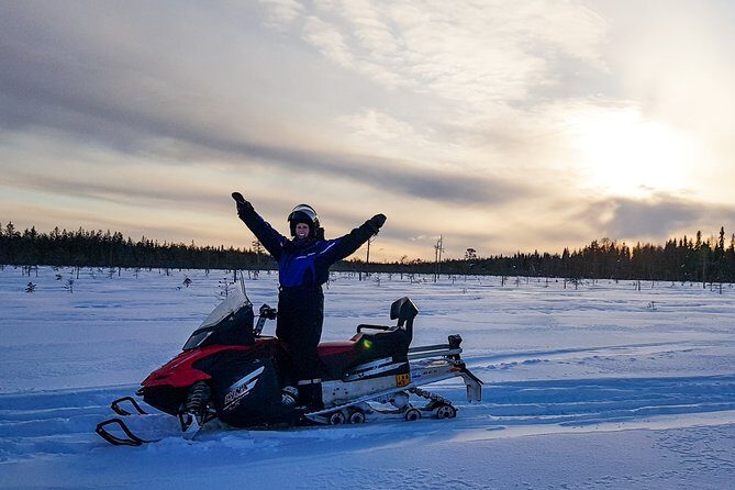 Snowmobile Driving - Morning start - What to Expect from the Tour
