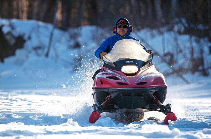 Snowmobile Guided Tour within The Date with Aurora in Alaska - Group Size and Timing