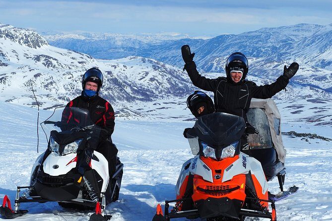 Snowmobile safari in the mountain plateau of Finnmarksvidda - Who Will Love This Tour?