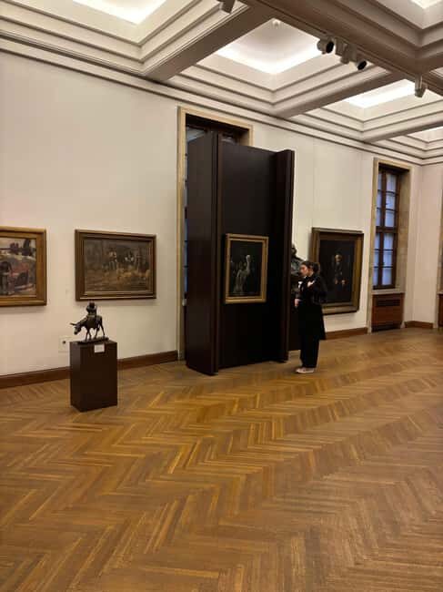 Sofia: National Gallery Kvadrat 500 Guided Tour - Detailed Look at the Itinerary