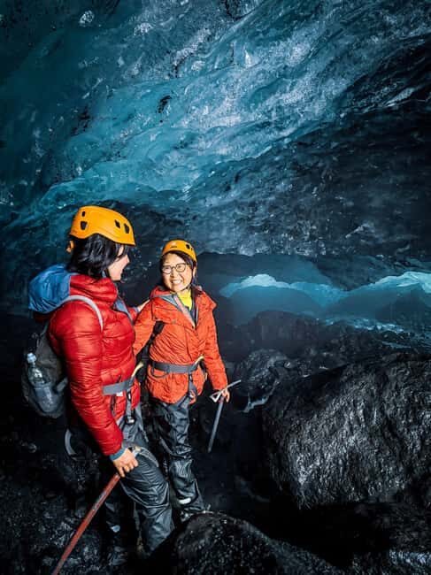 Sólheimajökull: Glacier Hike and Blue Ice Cave Tour - Exploring the Sólheimajökull Glacier and Ice Cave