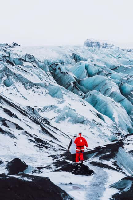 Sólheimajökull: Guided Glacier Hike Adventure (Easy) - Group Size and Atmosphere