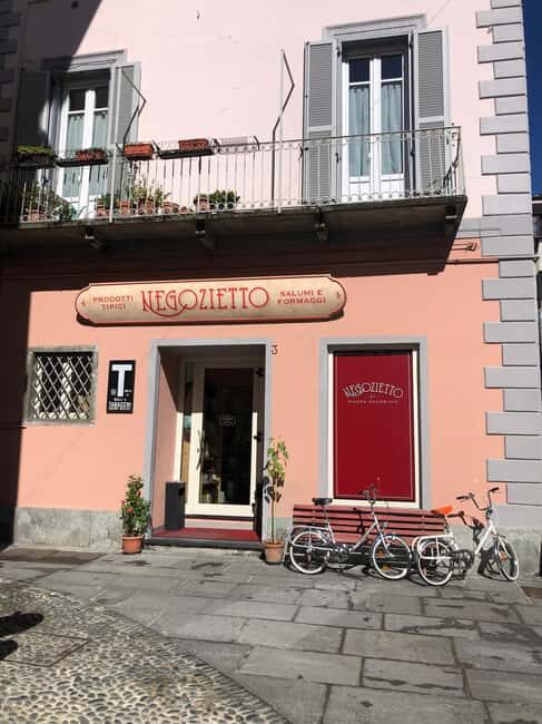 Sondrio: Tour with Italian vintage bicycles and product tasting - Tasting Local Wines and Products