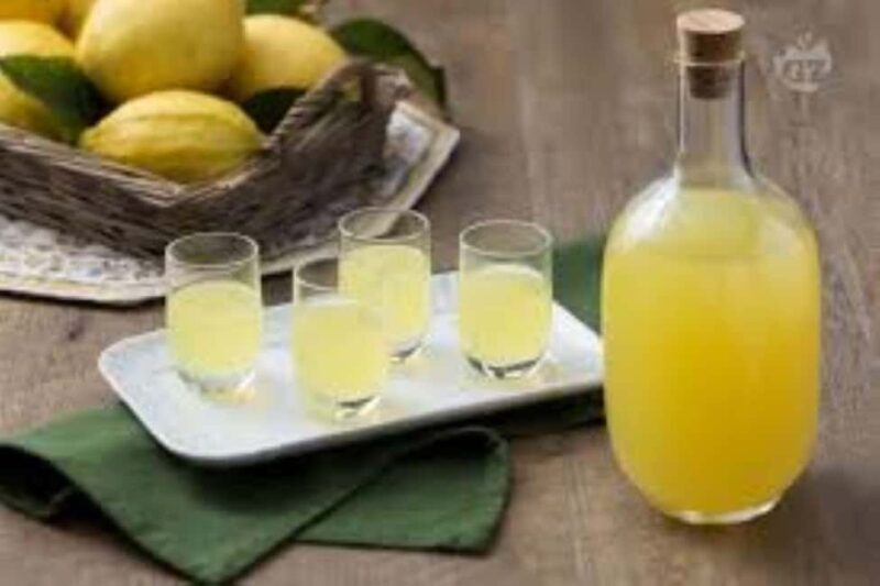 Sorrento Gourmet: Oil, Pizza, Mozzarella, and Limoncello with Tasting - Key Points