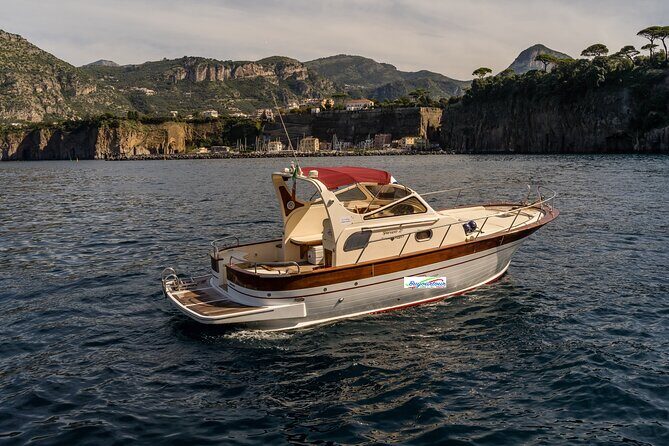 Sorrento: Private boat Capri&Positano - Gozzo Sorrentino 8.50 - An Overview of the Experience
