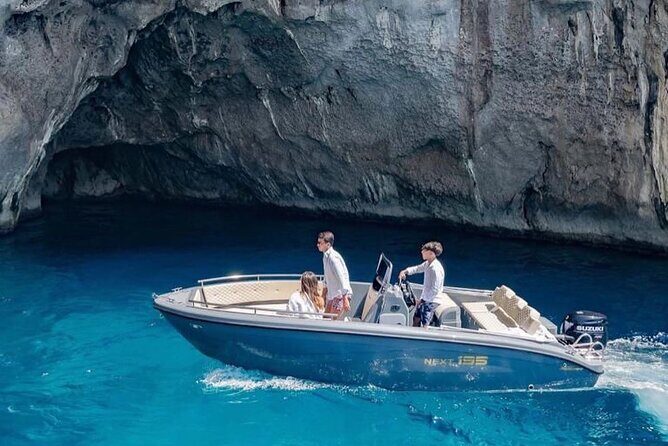 Sorrento Private Boat Tour at Sunset with Prosecco - Note: This review is based on the detailed tour information and traveler reviews available. Always double-check current details and availability before booking.