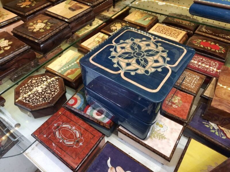 Sorrento: Private walking tour with stunning landscapes - Tasting Sorrento’s Essence