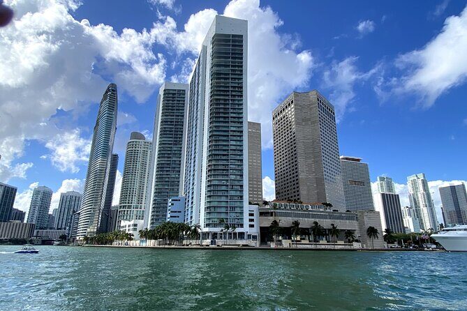 South Beach: Cruise of Millionaires Homes & Miami Skyline - The Experience: Pros and Cons
