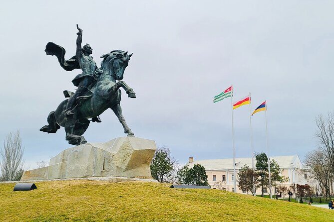 Soviet Heritage of Transnistria and Castle Mimi Winery - Discovering the Soviet Heritage and Winery Charm of Transnistria