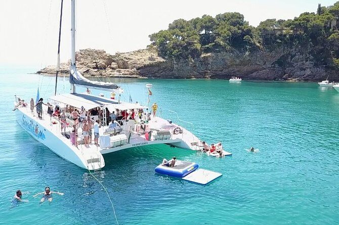 Special tour for groups sailing along the Costa Brava in a big catamaran. Food and drinks included. - FAQs