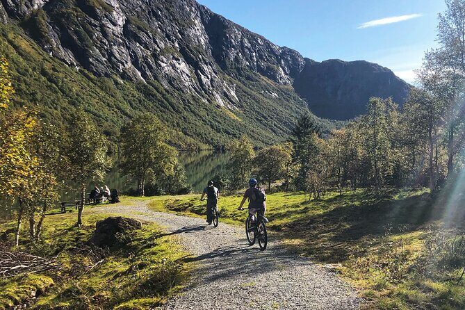 Spectacular E-Bike Trip to the Mountain Pass over Flow - Exploring the Route & What to Expect