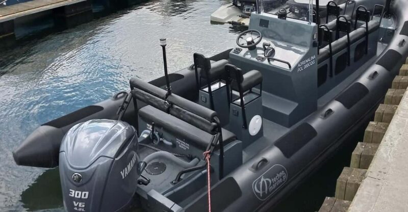 Speed boat at the end of the pier in Sopot. Speed 90 km/h - Pricing and Value