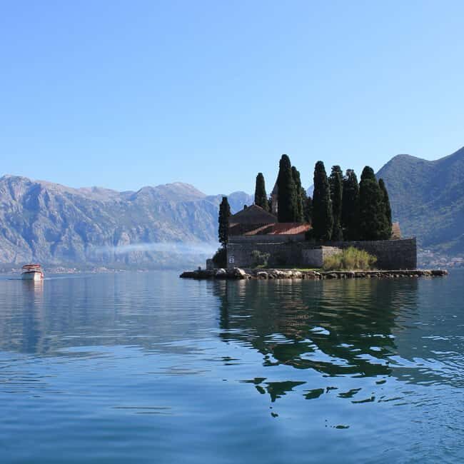 Speed Boat Tour to Perast Old Town & Our Lady of the Rocks - Key Points