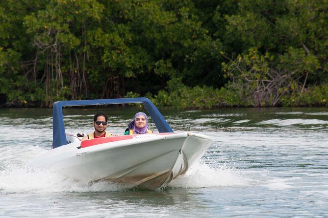 Speedboat tour in Cancun with snorkel and sightseeing in manglars - The Group Size and Atmosphere