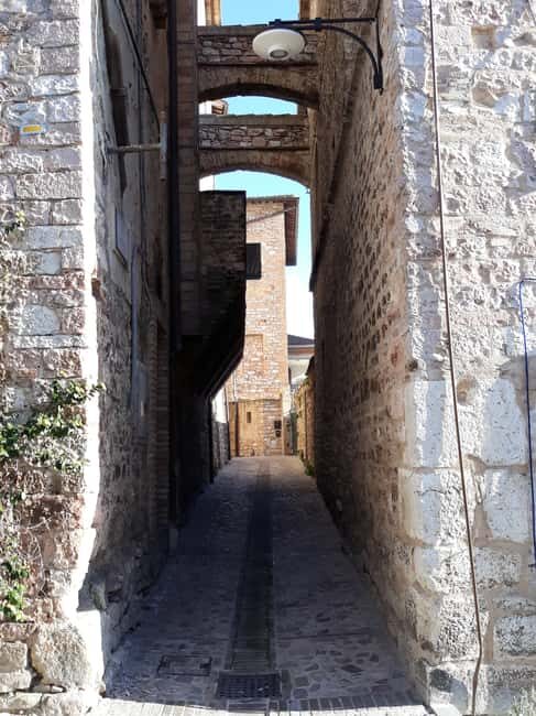 Spello: a rhyming treasure hunt. You'll get to know the old town while having fun - Key Points