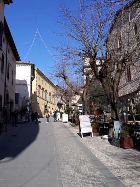 Spello: a rhyming treasure hunt. You'll get to know the old town while having fun - What to Expect from the Rhyming Treasure Hunt in Spello