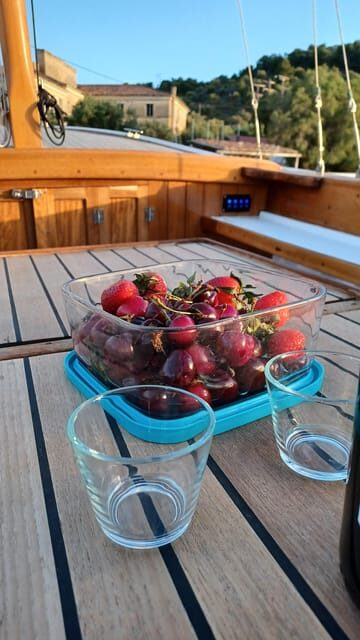 Spetses Island Boat Exploration e-kaiki - The Itinerary in Detail