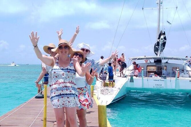 Splendid Isla Mujeres Catamaran: drinks and fun all day! - FAQs