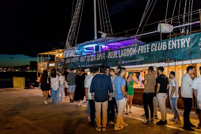 Split After Dark - Boat Crawl with Free Shots & VIP Club Access - Key Points