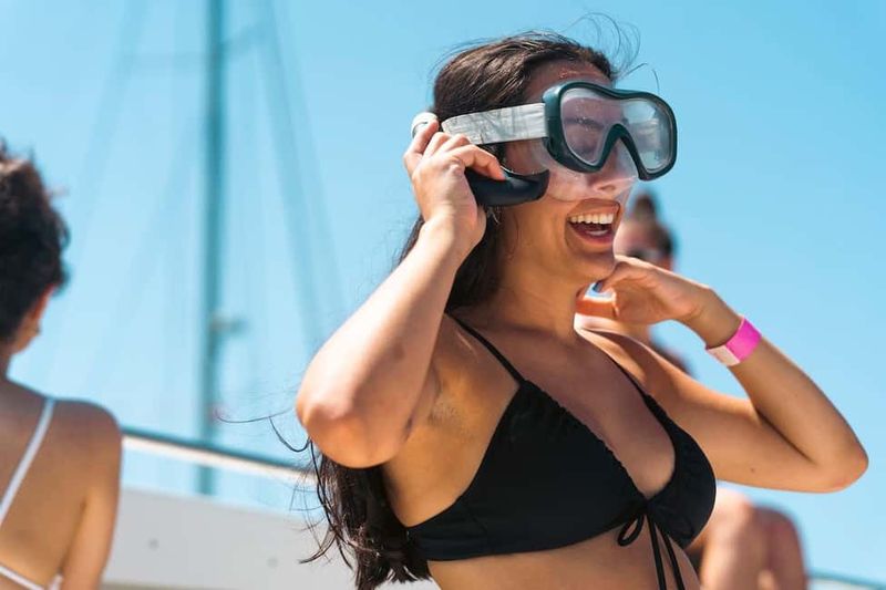 Split: Blue Lagoon and 3 Islands Speedboat Tour - Guides and skipper: why guests keep praising the crew