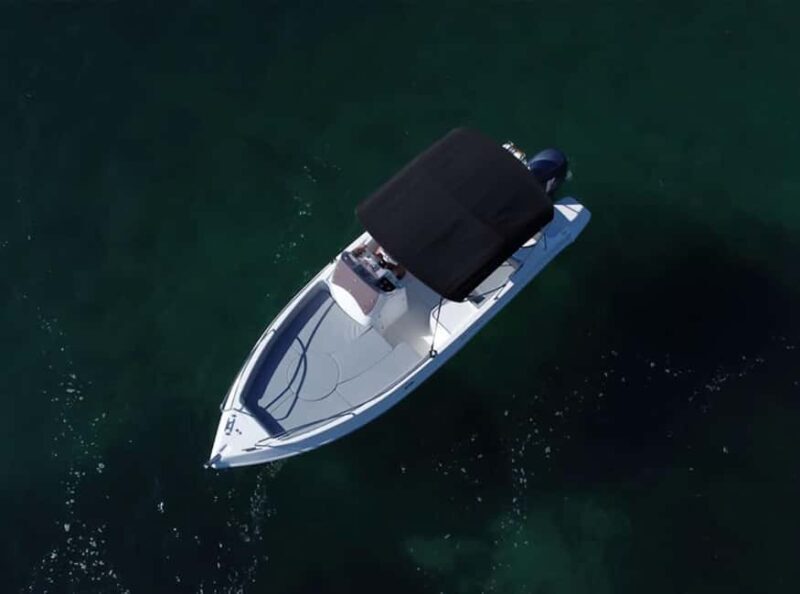 Split: Blue Lagoon and 3 Islands Tour - The Boat Experience: Comfort and Crew