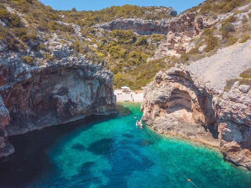 Split: Boat Tour to Blue Cave, Vis, Blue Lagoon, Hvar, Bra - Frequently Asked Questions