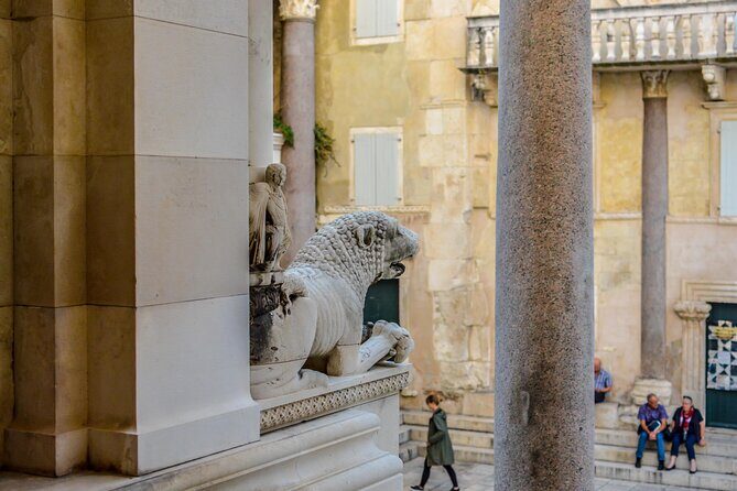 Split Diocletian Palace Highlights - Private walking tour - Gates, Temples, and Markets