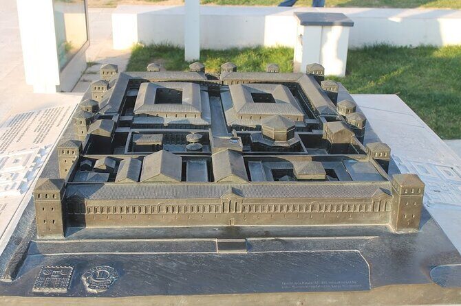 Split Old Town History and Monuments Private Guided Walking Tour - Key Points