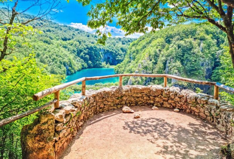 Split: Plitvice Lakes Early-Morning Guided Day Tour - What Makes This Tour Stand Out?