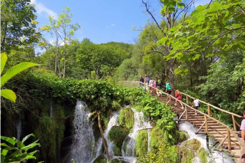 Split: Plitvice Lakes Guided Day Tour with Entry Tickets - Exploring the Plitvice Lakes Guided Day Tour from Split: A Practical Look