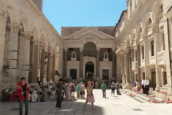 SPLIT-PRIVATE Emperor's Walking Tour for History Lovers + Museum - How the Tour Feels in Practice