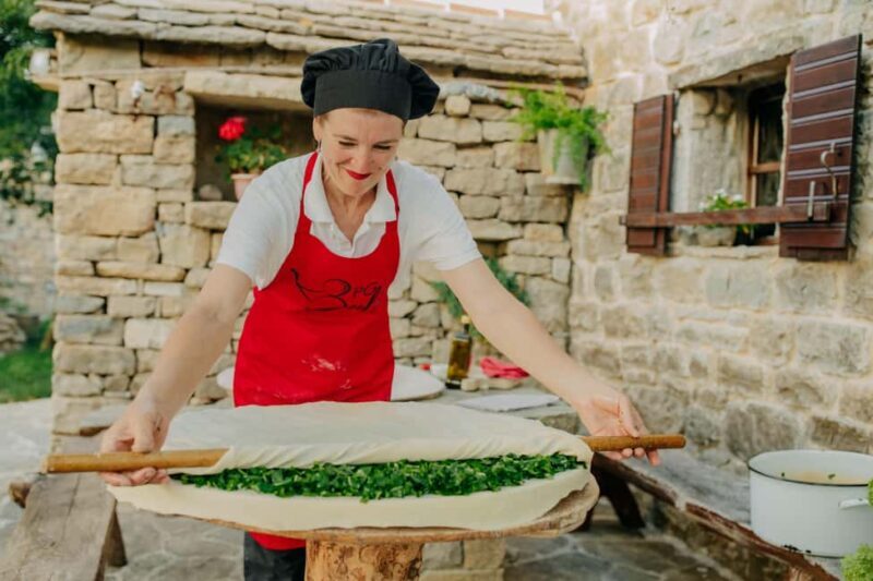 Split: Soparnik Private Cooking Class with Klapa Singing - What makes this experience special?