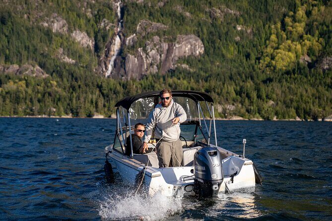 Squamish 4hr Rental 17ft Fiberglass Hourston with 70HP Engine - What to Expect from the Boat Rental Experience