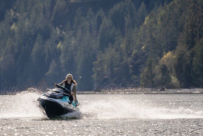Squamish Yamaha Waverunner VX Deluxe Jet Ski Rental - An Introduction to the Jet Ski Experience in Squamish