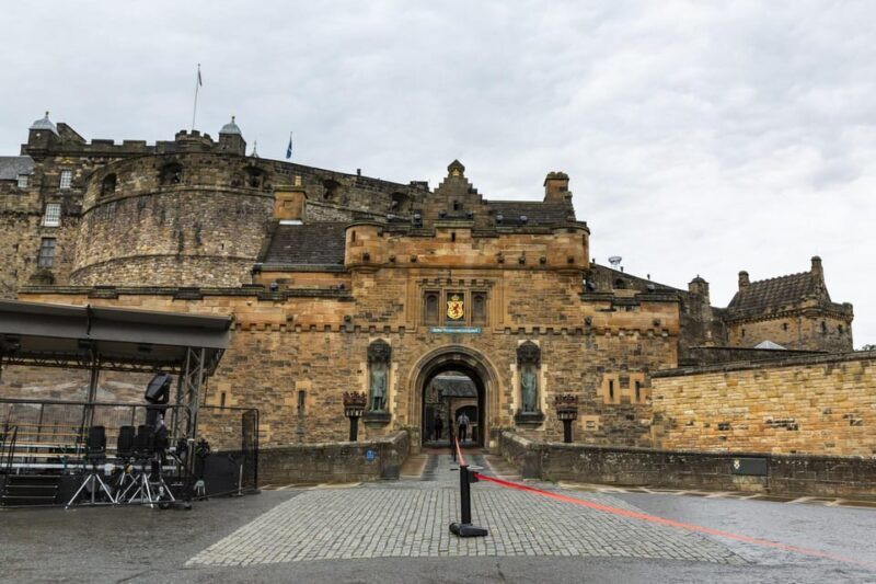 St Giles' Cathedral and Edinburgh Old Town Private Tour - Who Is This Tour Best Suited For?