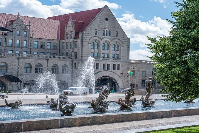 St. Louis Arch and River Cruise Small Group Walking Tour - FAQs