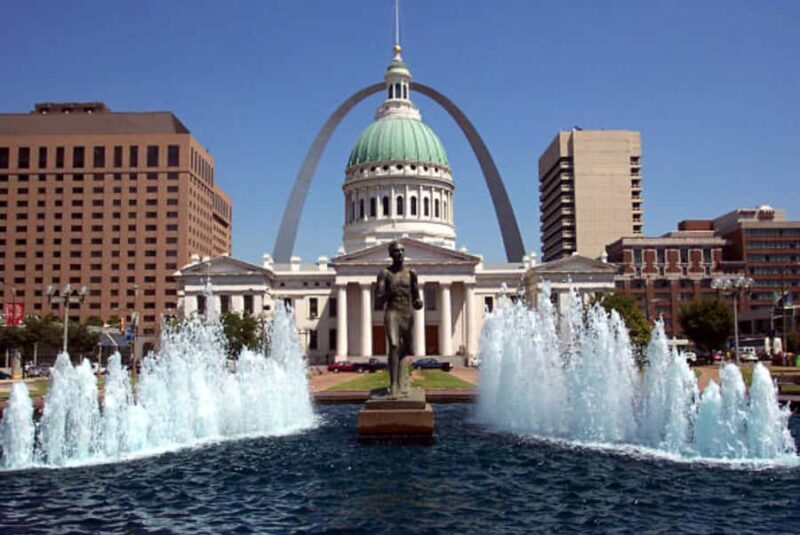 St. Louis Skyline & Stories: 2-Hour Private Walking Tour - Key Points