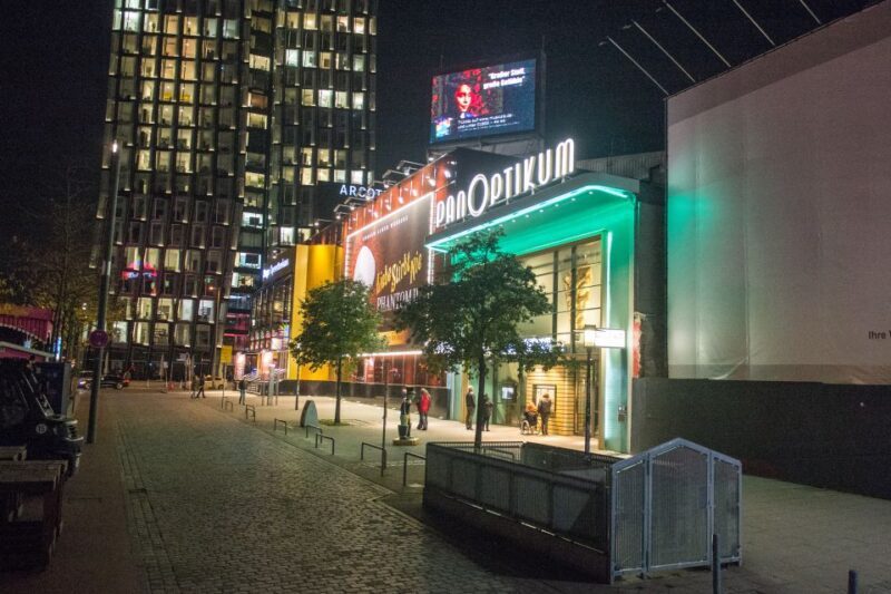 St. Pauli Nightlife Tour with Drag Queen in German - FAQs