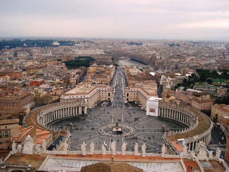 St.Peter's Basilica: Express Guided Tour & Underground Tomb - Key Points