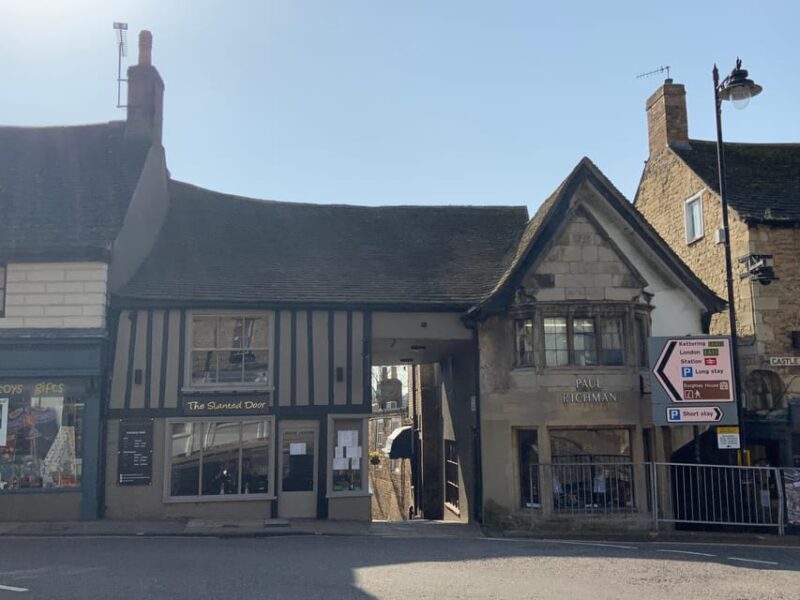 Stamford: Guided Walking Tour of Stamford - Key Points