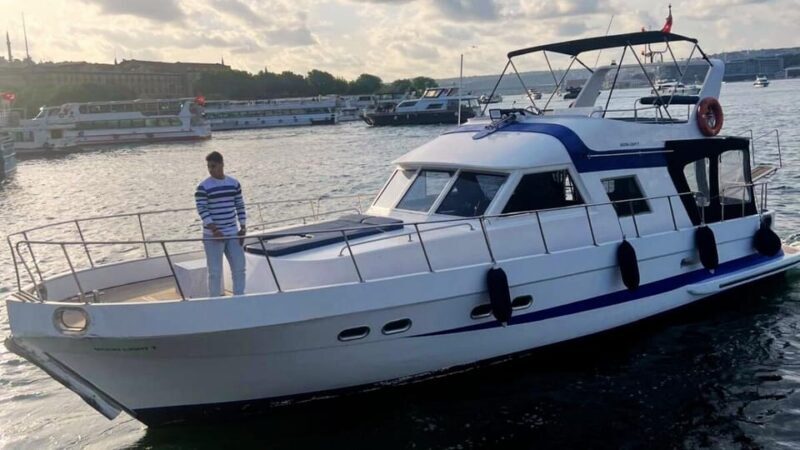 stanbul:Private Luxury Yacht on Bosphorus 14 Meter(46 feet) - Key Points