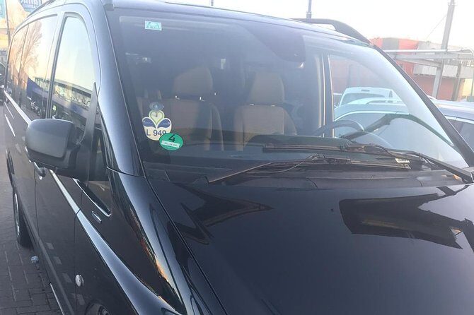 Standard Minivan from Charleroi airport to city of Brussels - Why This Transfer Might Be a Good Fit