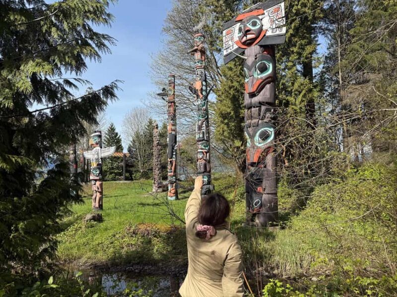 Stanley Park CarTour:SmallGroup/Comfort&CheaperThan BikeTour - A Deep Dive into the Experience