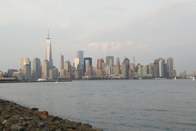 Statue of Liberty and Manhattan Skyline Sightseeing Cruise - Who Should Consider This Tour?
