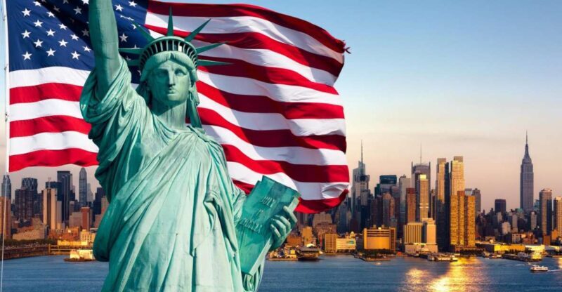 Statue of Liberty & Ellis Island by Ferry with Private Guide - Key Points