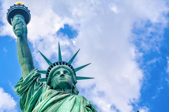 Statue of Liberty Tour with Ellis Island and Immigration Museum - Key Points: