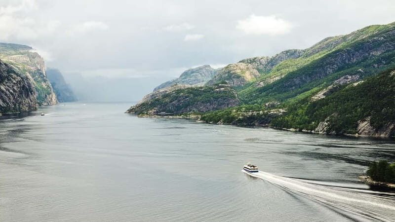 Stavanger: Lysefjorden Cruise and Preikestolen Hike - FAQs