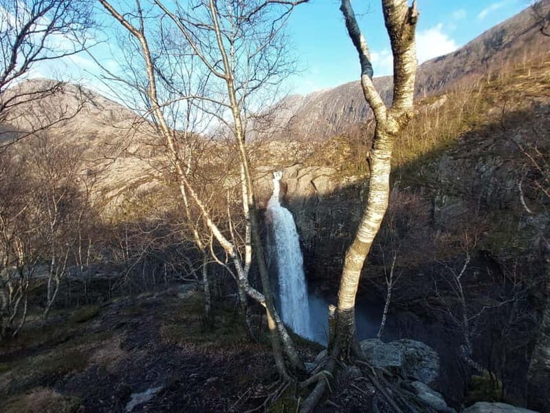 Stavanger: Månafossen Waterfall Guided Tour with Transport - Key Points