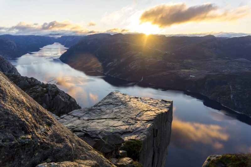 Stavanger: Preikestolen (Pulpit Rock) Hike with Local Guide - The Transport and Logistics